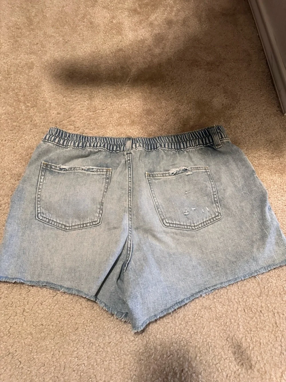 Elastic wait denim shorts - Picture 3 of 5